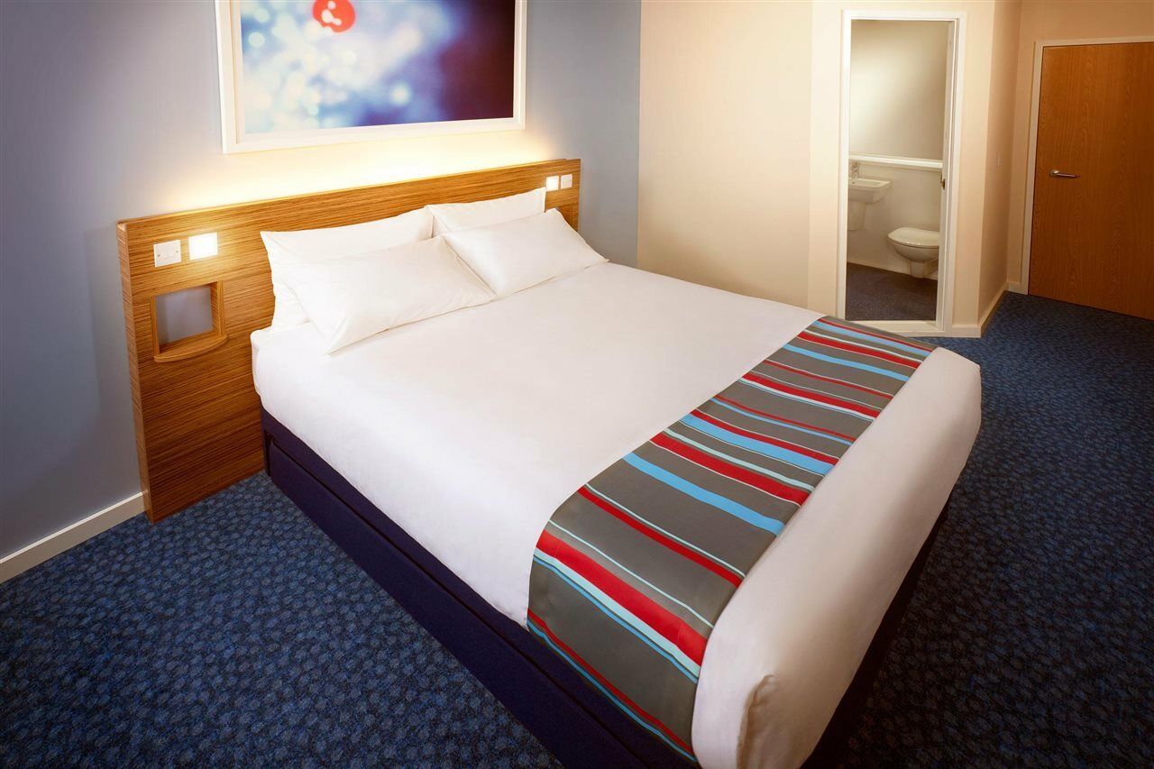 Travelodge Llanelli Cross Hands Ngoại thất bức ảnh